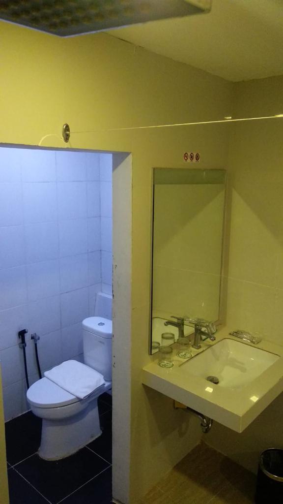 Kamar Bussines 2p di D'Season Hotel (Bukit View Laut)